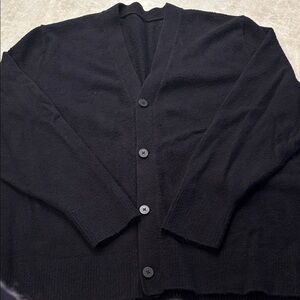 Men’s Lululemon classic cotton/wool blend cardigan.